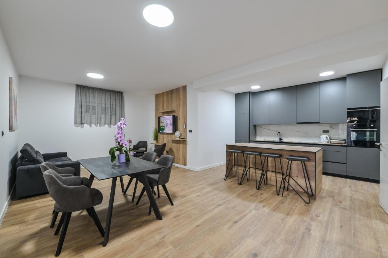 The Eagle Apartment โนวาลยา ภายนอก รูปภาพ